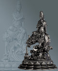 Statue de Guan Yin. Déesse de la Miséricorde, Bodhisattva de la Compassion chevauchant un poisson-dragon. (Fait main, résine UV)