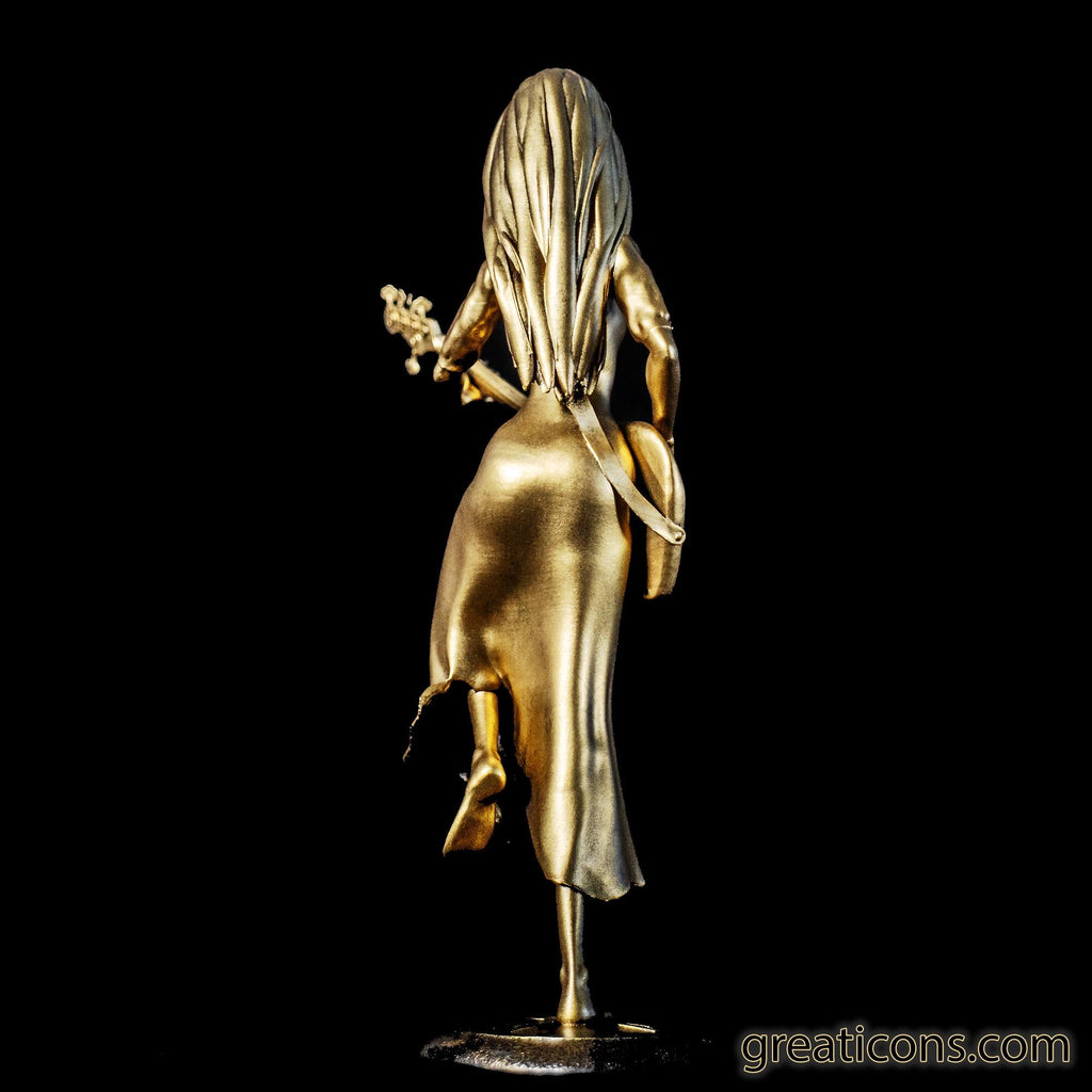 Statuette de Misa (Band-Maid) avec frange, la bassiste rock star (faite main, résine UV)