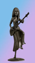 Statuette de Misa (Band-Maid) avec frange, la bassiste rock star (faite main, résine UV)