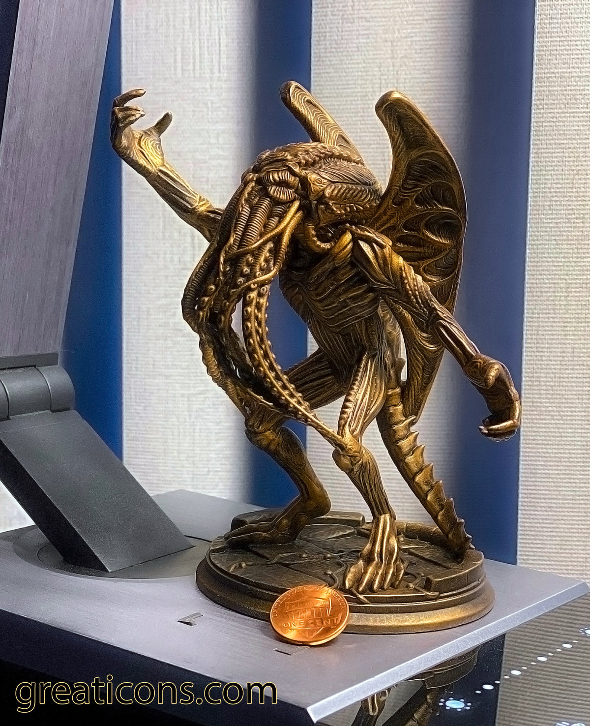 Cthulhu Statue, H.P. Lovecraft Monster Figure (Handmade, UV-Resin)