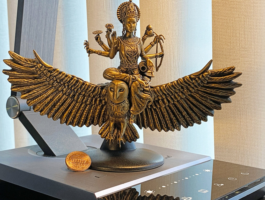 Statue de Lakshmi, déesse de la richesse et de la bonne fortune chevauchant la chouette Uluka (faite à la main, résine UV)